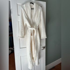 Barefoot Dreams Cozy Chic women’s robe